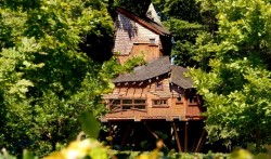 The Alnwick Garden Treehouse - Kids will love it!