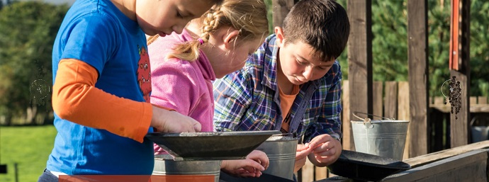 gold-panning-kids-scotland